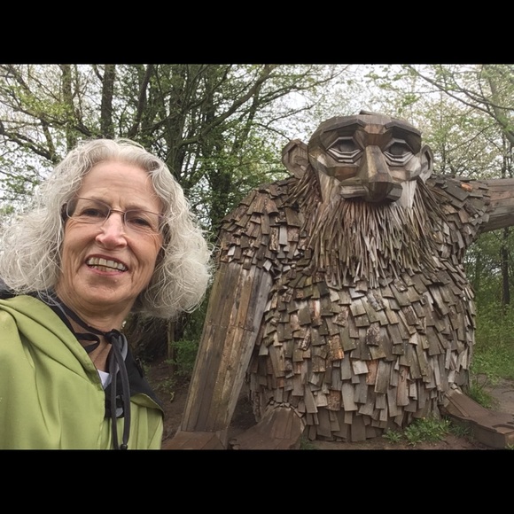 Meet Your Posher - Picture 2 of 5